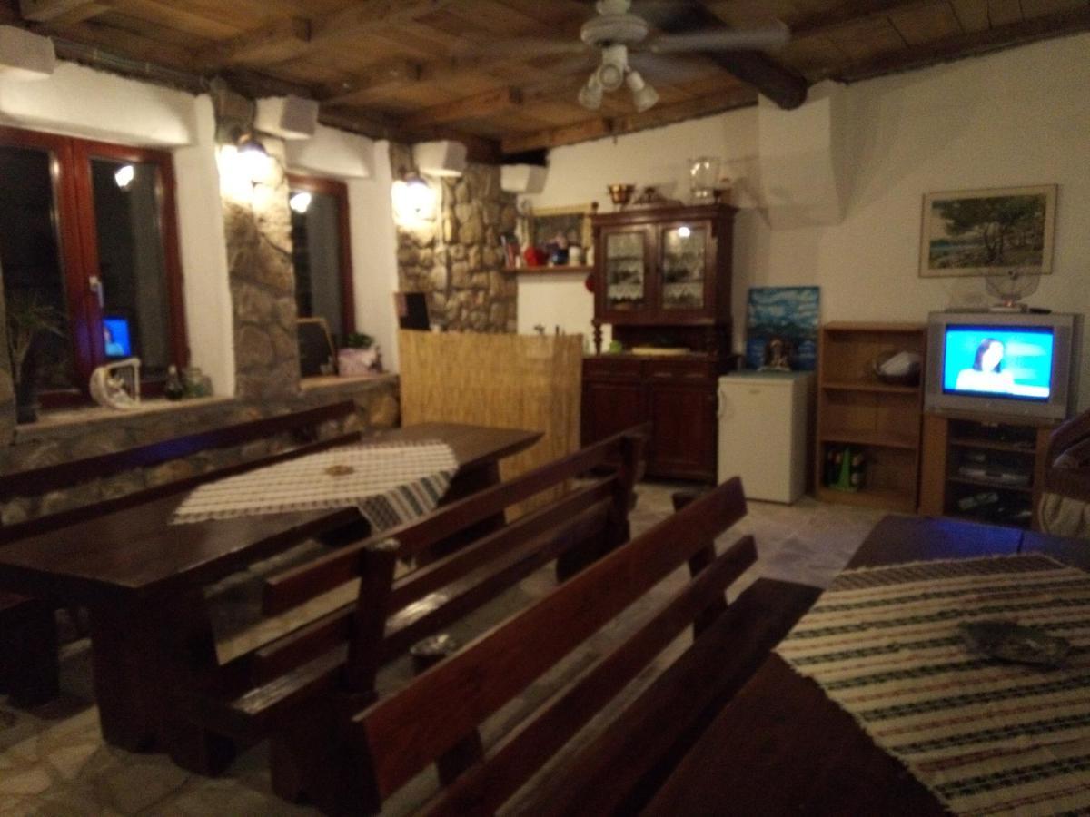Apartments Ariana Паг Экстерьер фото