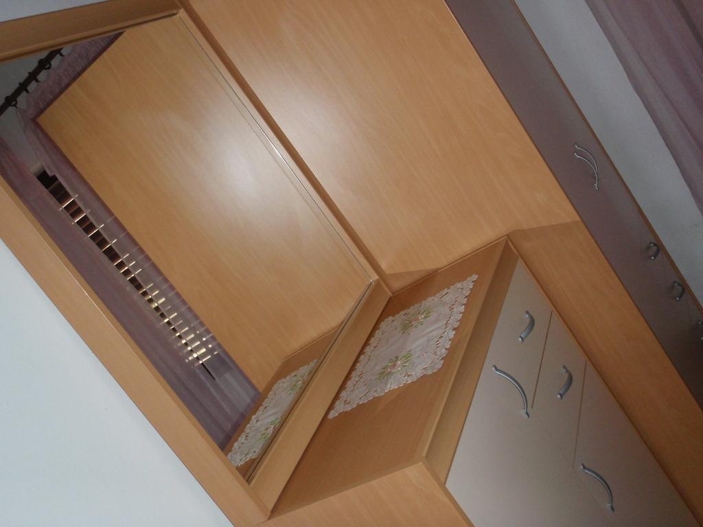 Apartments Ariana Паг Экстерьер фото